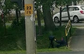 Árokból trafipaxozott a rendőr
